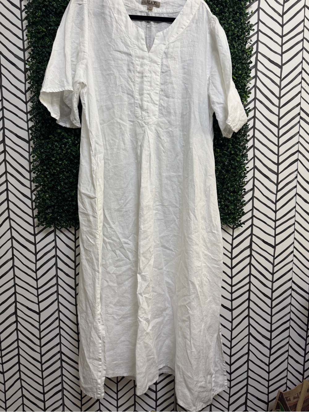 Flax White Linen Maxi Dress with V-Neck